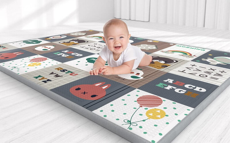 YOOVEE foldable waterproof and anti-slip reversible play mat for baby crawling
