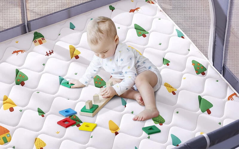 Odorless one-piece crawling play mat for crawling infants