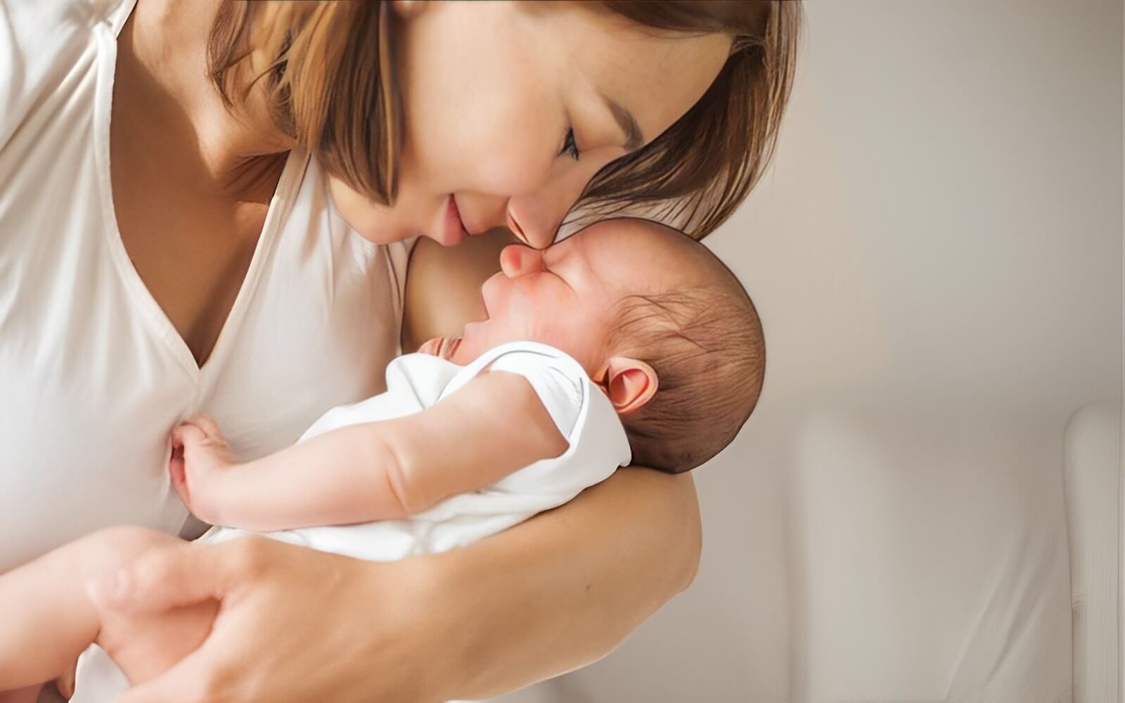 Newborn Stage (0–3 months)