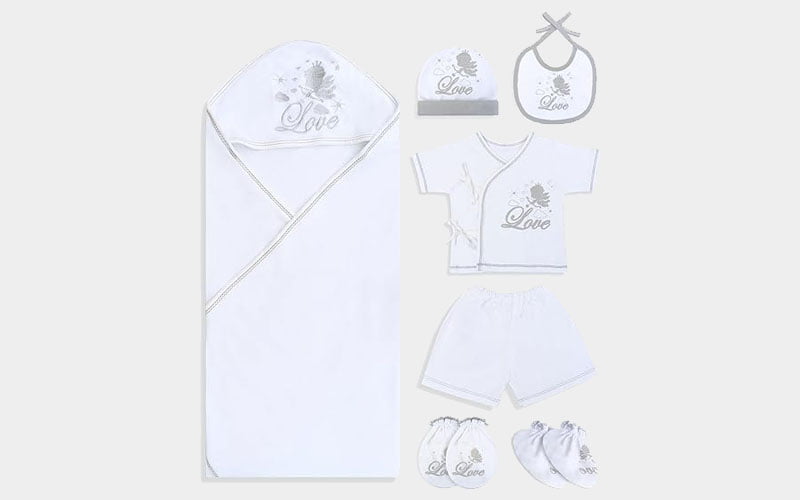 RATIVE 7-Piece Newborn Essentials Gift Set RATIVE 7-Piece Newborn Essentials Gift Set