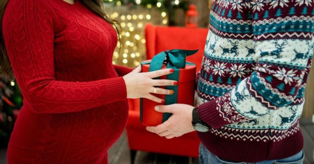 10-unforgettable-best-christmas-gifts-for-expecting-parents