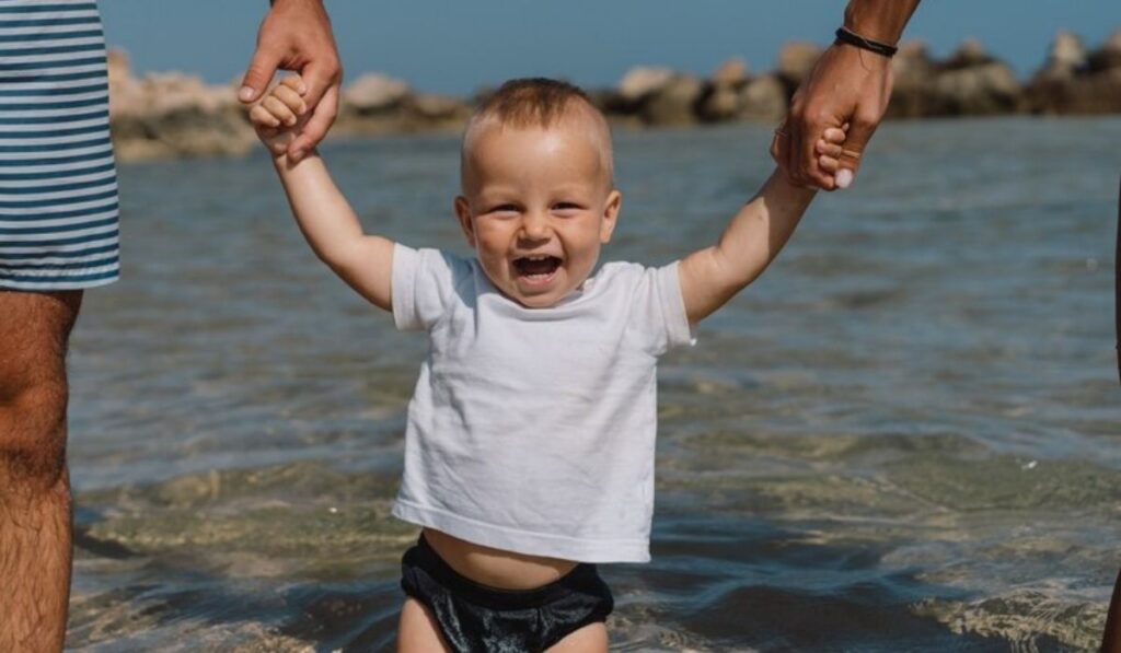 What Should Your Baby Wear to the Beach