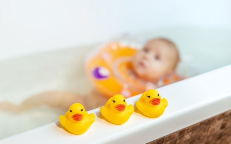 Choosing the Right Baby Bath Products