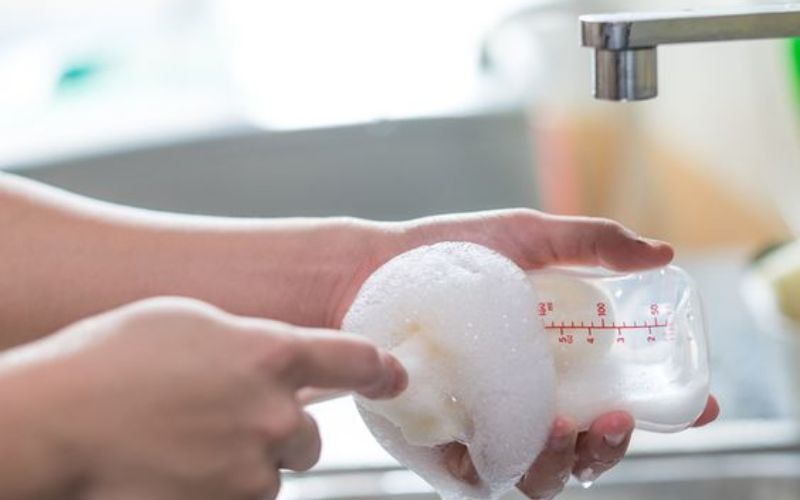 How to Properly Clean and Sterilize Baby Bottles How to Properly Clean and Sterilize Baby Bottles