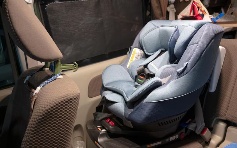 Differences Between Travel Car Seats and Convertible Car Seats